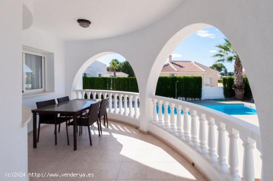 VILLA ESTILO MEDITERRÁNEO EN VENTA, LLAVE EN MANO! - ALICANTE