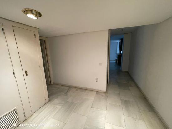 GRAN VIVIENDA EN PLENO CENTRO JUNTO AL CORTE INGLES - CORDOBA