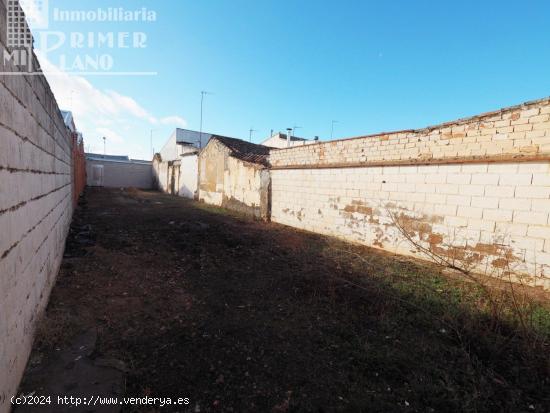 Se vende solar en la zona centro de Tomelloso junto a calle Isabeles, con 212 m2 y 7,50 de fachada -