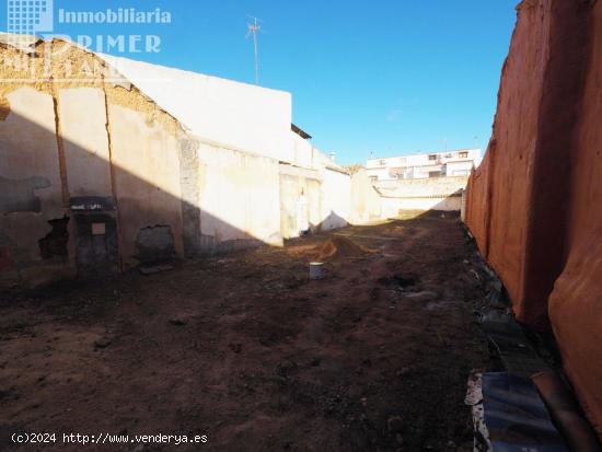 Se vende solar en la zona centro de Tomelloso junto a calle Isabeles, con 212 m2 y 7,50 de fachada -