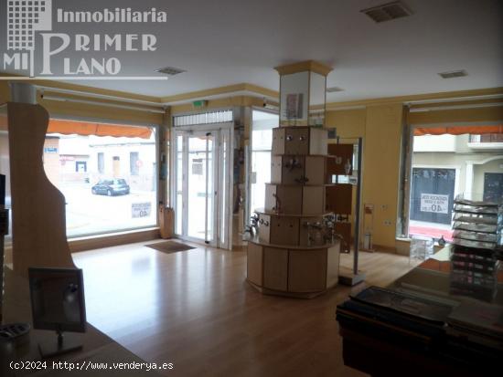  *LOCAL COMERCIAL DE 120 M2 CON UNA OFICINA Y AIRE ACONDICIONADO EN 78.000 EUROS* - CIUDAD REAL 