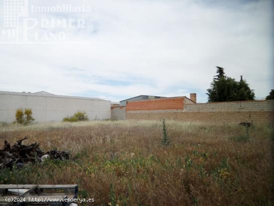 *Solar de 500m2 en el Poligono, junto a Carretera de Argamasilla de Alba y c/Zurbarán, solo 63.000