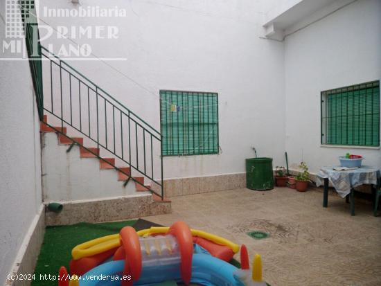 VIVIENDA EN UNA DE LAS PRINCIPALES CALLES DE TOMELLOSO - CIUDAD REAL