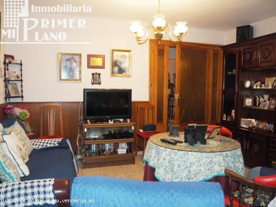 PISO DE 3 DORMITORIOS, BAÑO + COCHERA CERRADA POR ZONA CENTRO 49.000 € - CIUDAD REAL