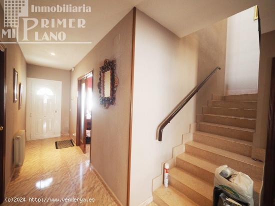 CASA ADOSADA DE 5 DORMITORIOS, 2 BAÑOS POR SÓLO 100.000 € - CIUDAD REAL