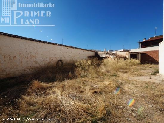 Se vende solar de 261 m2 con 5 de fachada en zona centro de Tomelloso - CIUDAD REAL