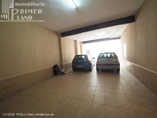 *Espectacular vivienda junto a c/D.Victor Peñasco, con 4 dormitorios, 4 baños, garaje para 5 coche