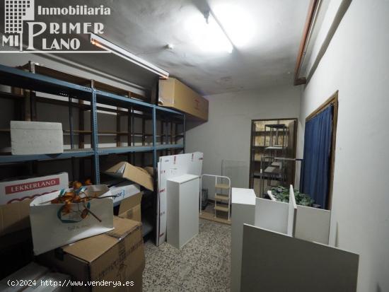 *Edificio en Pleno centro de Tomelloso. Casa con local comercial con 9,60 metros de fachada* - CIUDA