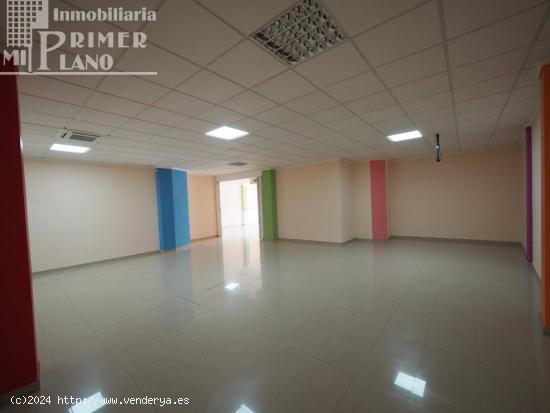 *Espectacular local en venta o alquiler situado en c/Dña Crisanta, con 235 m2* - CIUDAD REAL