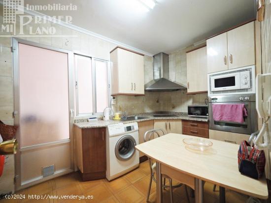 *¡OFERTA! Vivienda en venta, amueblada y exterior,130m2,4 dormitorios, patio, garaje y trastero* - 