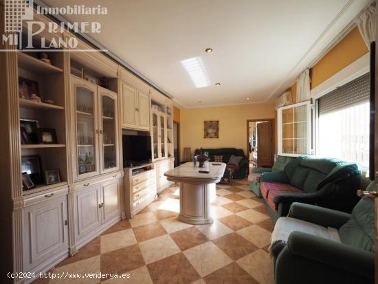 *¡OFERTA! Casa de planta baja con 2 dormitorios, 2 baños y cocinilla campera* - CIUDAD REAL