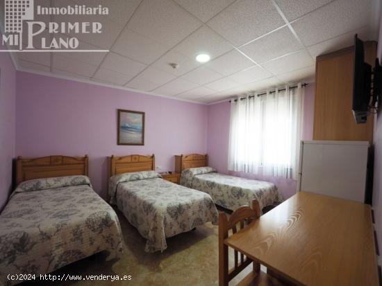 Hostal en venta junto avda Juan Carlos I, en pleno funcionamiento, con 10 habitaciones y 10 baños -