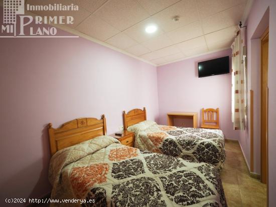 Hostal en venta junto avda Juan Carlos I, en pleno funcionamiento, con 10 habitaciones y 10 baños -