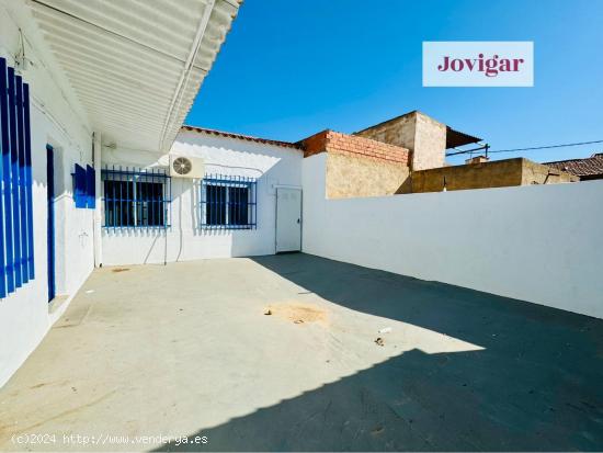 CASA EN VENTA CON UNA ESTUPENDA UBICACION - MURCIA