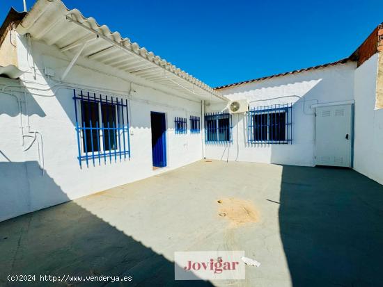 CASA EN VENTA CON UNA ESTUPENDA UBICACION - MURCIA