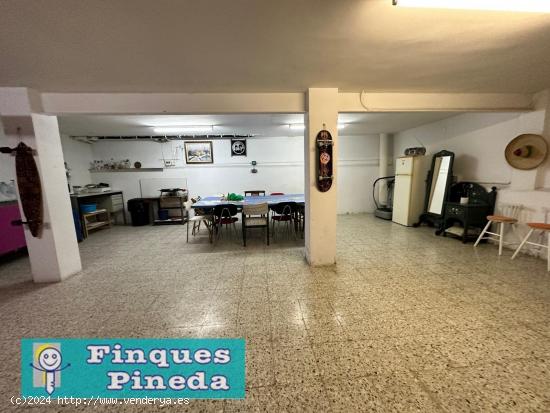 Local de 120 m2 con entrada de vehículos en Pineda de Mar - BARCELONA