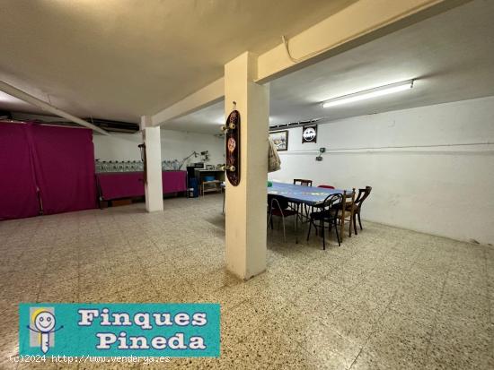 Local de 120 m2 con entrada de vehículos en Pineda de Mar - BARCELONA