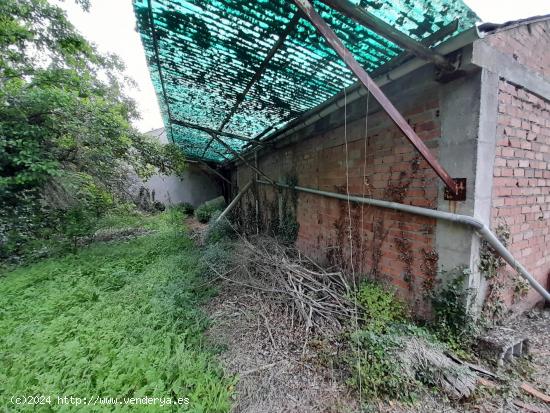 SE VENDE EDIFICACIÓN EN SANTALLA DEL BIERZO - LEON