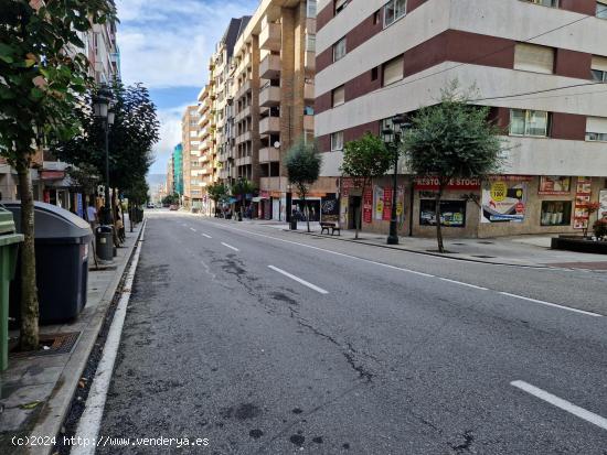 BAJO COMERCIAL EN CALLE URZÁIZ ZONA LLORONES. - PONTEVEDRA