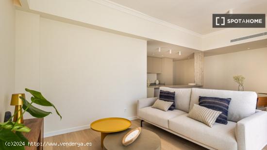 Apartamento de 2 dormitorios en alquiler en Extramurs, Valencia - VALENCIA