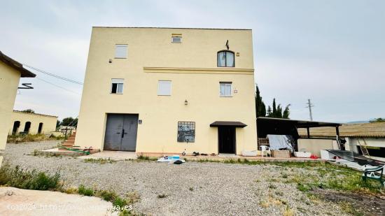 Finca rustica en Reus  con naves industriales - TARRAGONA