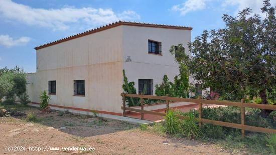 Finca rústica con dos viviendas - TARRAGONA