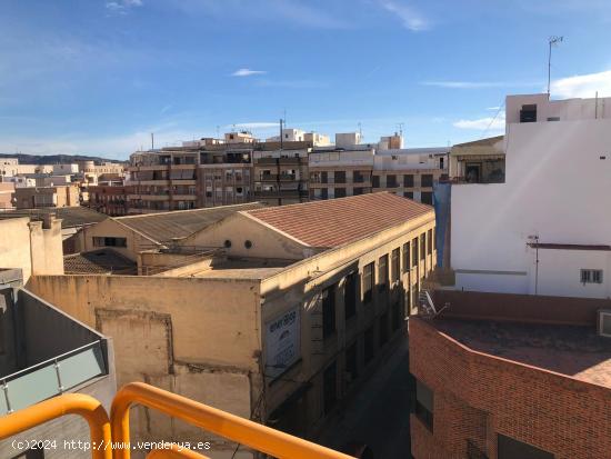 SE VENDE PISO CÉNTRICO TODO EXTERIOR - ALICANTE