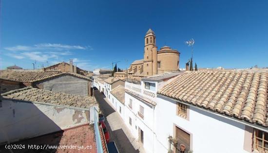  CASA EN EL CENTRO DE ÚBEDA - JAEN 