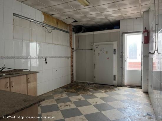 CASABANCO  VENDE  VIVIENDA + LOCAL EN AZUAGA. - BADAJOZ