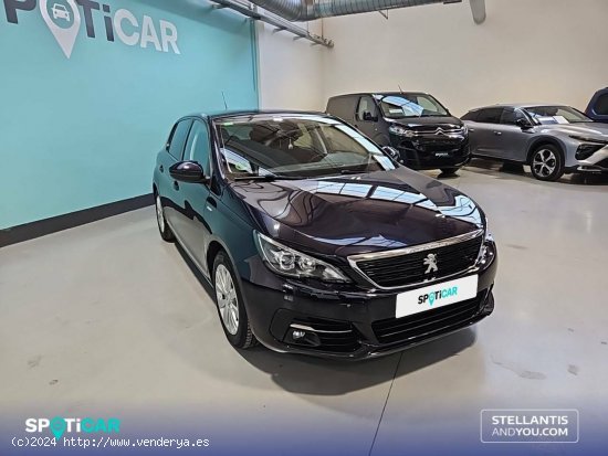 Peugeot 308  5p  1.2 PureTech 96KW (130CV) S&S Style - Barcelona