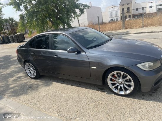 BMW Serie 3 320d Auto. de 2005 con 273.000 Km por 5.500 EUR. en Sevilla