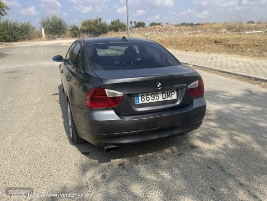 BMW Serie 3 320d Auto. de 2005 con 273.000 Km por 5.500 EUR. en Sevilla