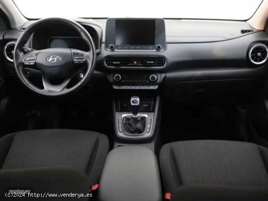 Hyundai Kona 1.0 TGDI Maxx 4x2 de 2023 con 16.549 Km por 19.900 EUR. en Alicante