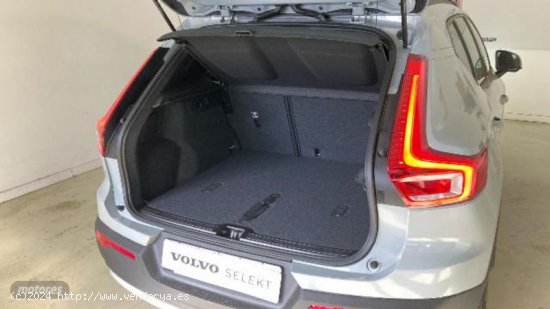 Volvo XC40 2.0 B3 ESSENTIAL AUTO 163 5P de 2024 con 10 Km por 35.000 EUR. en Cadiz