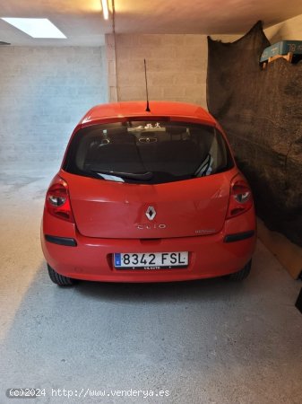 Renault Clio Evolution TCe 90 (67kw) de 2007 con 97.000 Km por 3.000 EUR. en Valencia