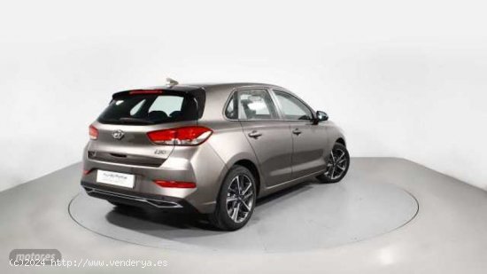 Hyundai i30 1.5 DPI Klass SLX 110 de 2023 con 13.490 Km por 20.000 EUR. en Barcelona