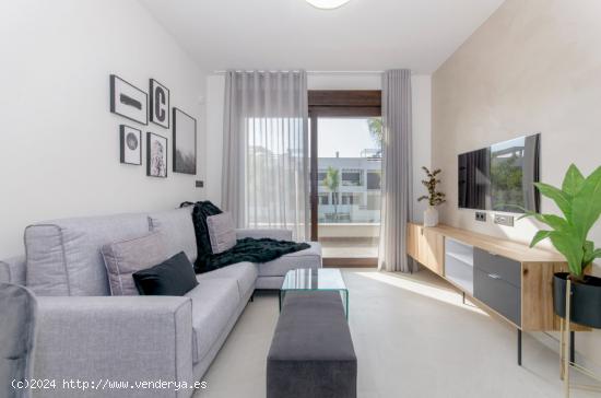 RESIDENCIAL DE OBRA NUEVA DE BUNGALOWS EN LOS BALCONES, TORREVIEJA - ALICANTE