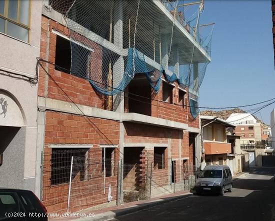 Edificio en construccion detenida ejecutado en un 31,50% - MURCIA