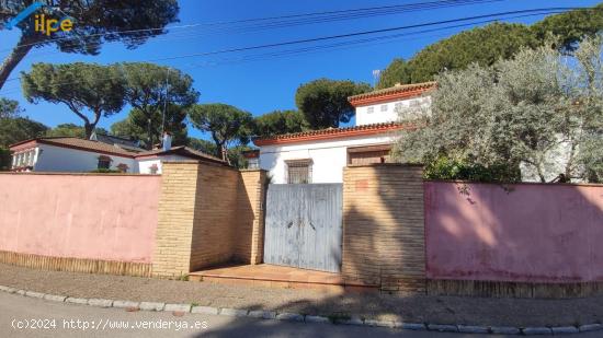 GRAN CHALET EN ALCALA DE GUADAIRA - SEVILLA