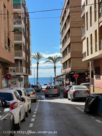 COQUETO ÁTICO REFORMADO DE 2 DORMITORIOS EN 3ª LÍNEA DE PLAYA DEL CURA!!!! - ALICANTE