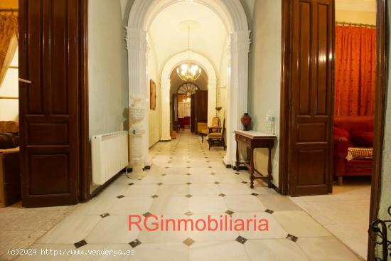 Casa entera mas piso en el centro de Don Benito - BADAJOZ