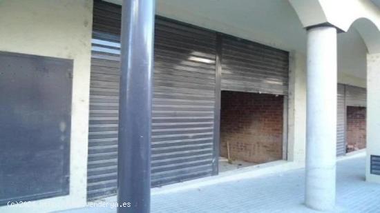  LOCAL COMERCIAL EN VENDA A SANT QUINTÍ DE MEDIONA - BARCELONA 