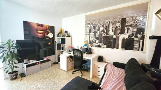  Apartamento tipo estudio con 1 dormitorio en el centro de Torremolinos - MALAGA 