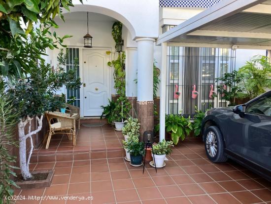  Casa unifamiliar de 4 dormitorios en El Campito - CADIZ 