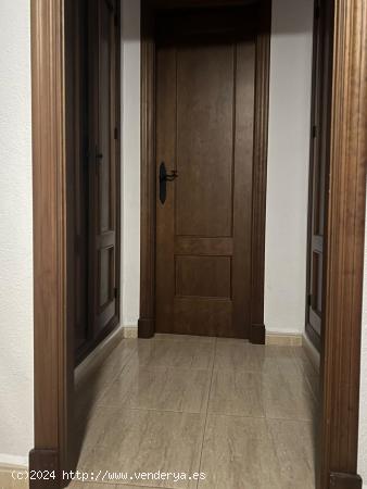 Piso de 3 dormitorios y 2 baños en Alameda de Solano - CADIZ