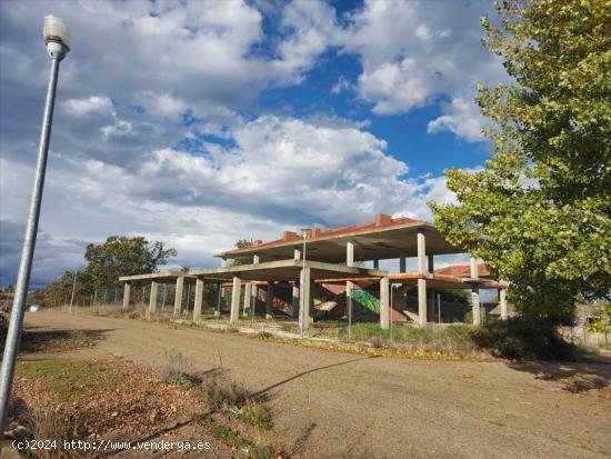 OBRA PARADA EN POBLADURA DEL BERNESGA - LEON