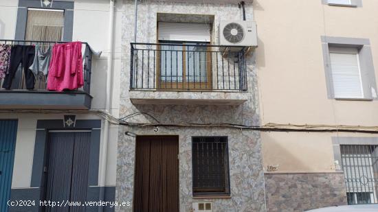 CASA EN VENTA MONTEHERMOSO - CACERES