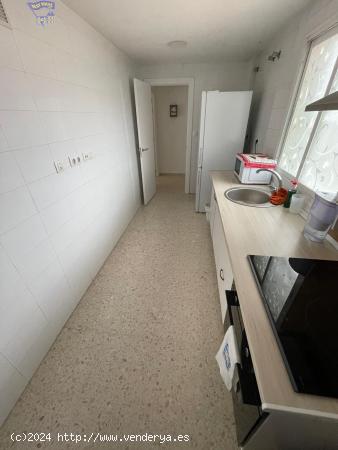 SE VENDE PISO EN ZONA DE LA VERBENA - CADIZ