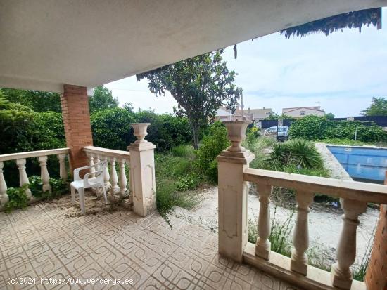 VENTA CHALET INDEPENDIENTE CON PISCINA EN URBANIZACION EL OLMILLO - GUADALAJARA