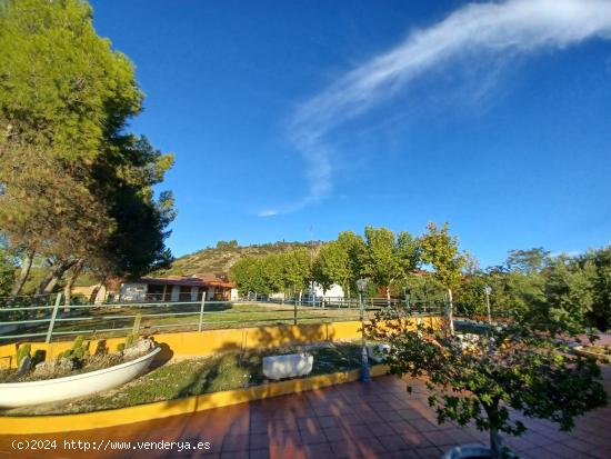 Magnífico Chalet Independiente en la Urbanización el Robledal - MADRID